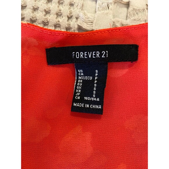 Forever 21 Blouse Size Small Top Red Floral Flowy Feminine Faux Wrap Top Stylish - Picture 7 of 11